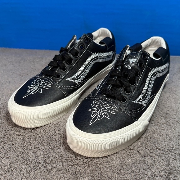 Vans Shoes - Vans old skool vlt lx
X Shane Gonzales
Brand new